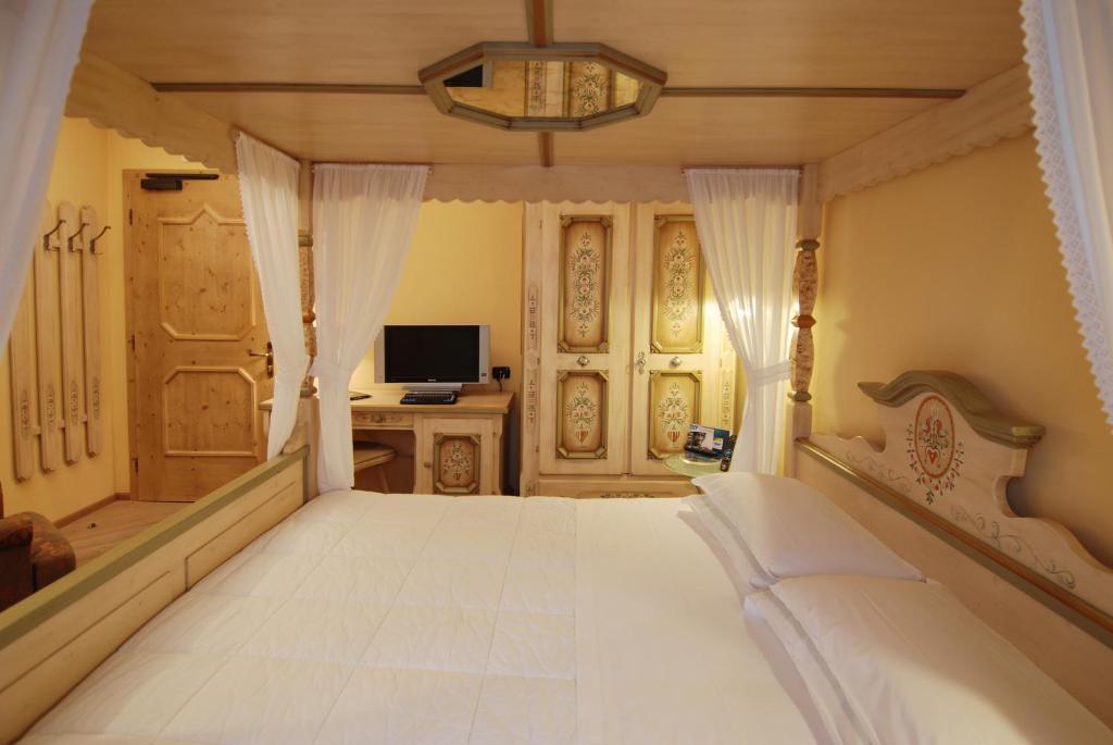 Hotel Bes & Spa Claviere Exteriör bild