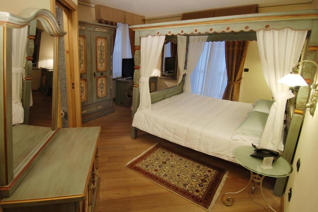 Hotel Bes & Spa Claviere Exteriör bild